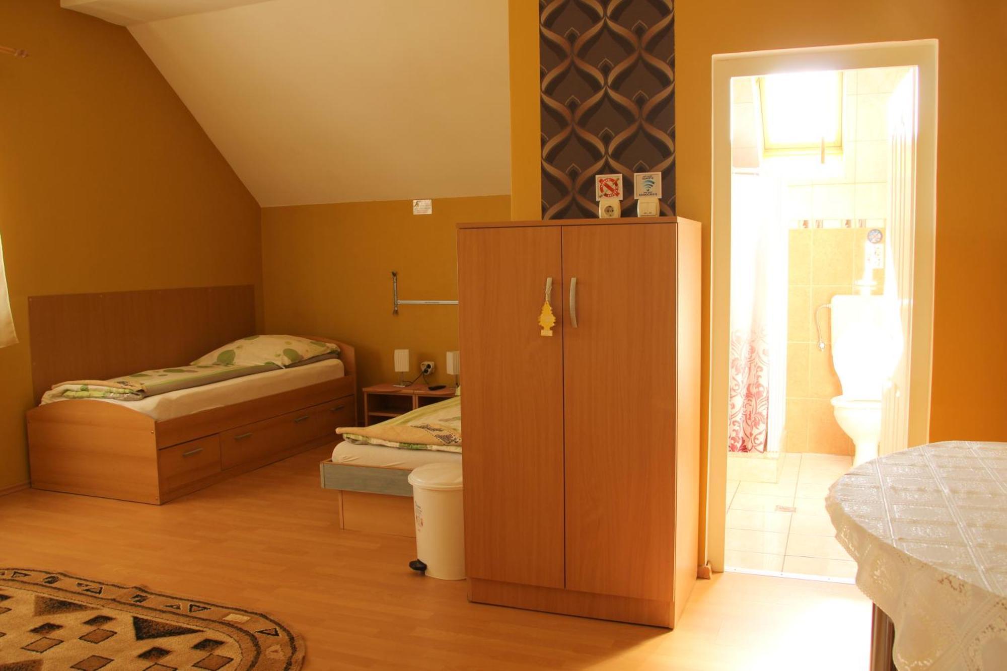 Szasz&Szasz Panzio Bed & Breakfast Gheorgheni  Bagian luar foto