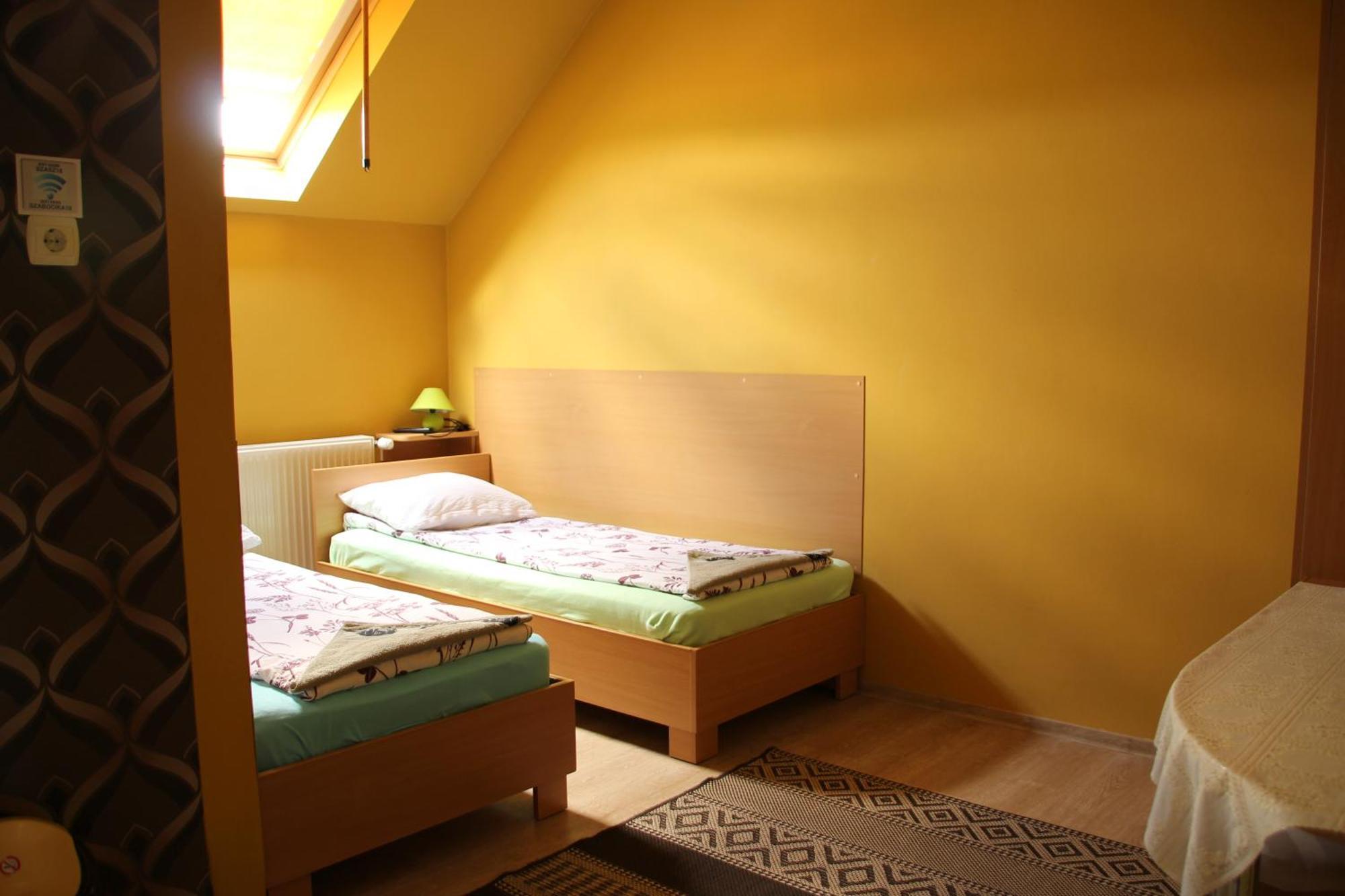 Szasz&Szasz Panzio Bed & Breakfast Gheorgheni  Bagian luar foto
